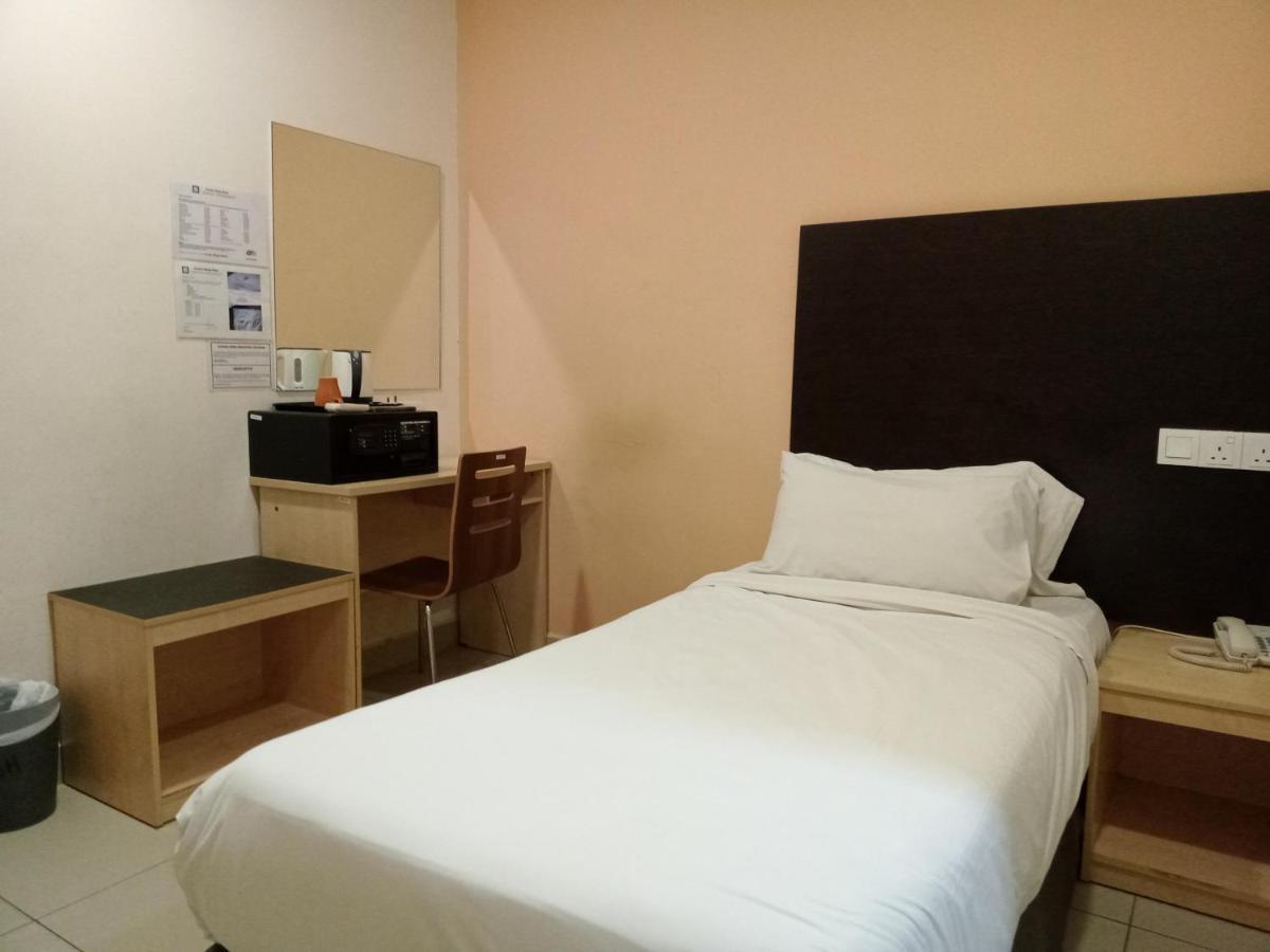 קאג'אנג Avenue Bangi Hotel מראה חיצוני תמונה